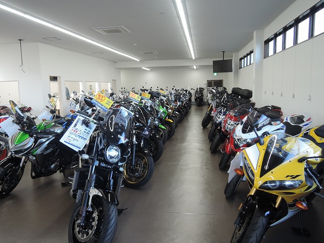 バイク専門店 リバースオートの新店舗がオープンしました Urachuブログ 貸し倉庫の浦和中央倉庫 埼玉