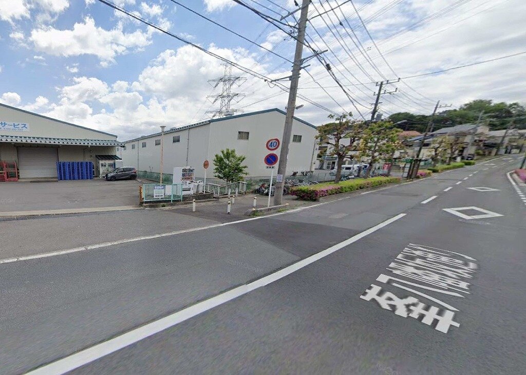 東側前面道路　峯八幡坂通り