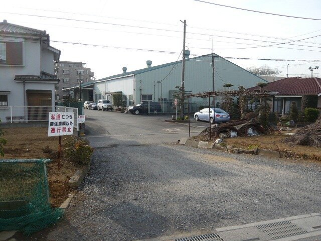倉庫　進入路